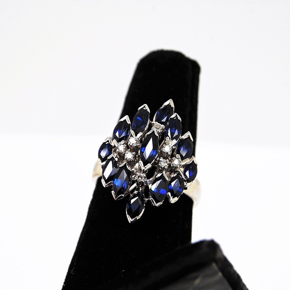 585  ( 14k ) solid gold sapphires diamonds  ring - Picture 1 of 8